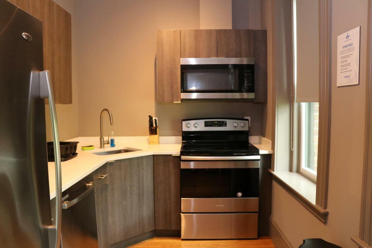 A Stylish Stay W/ A Queen Bed, Heated Floors.. #21 บรูคไลน์ ภายนอก รูปภาพ